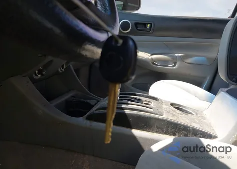 2007 Toyota Tacoma Base V6 z USA, uszkodzony, nr VIN 3TMLU42N87M013104